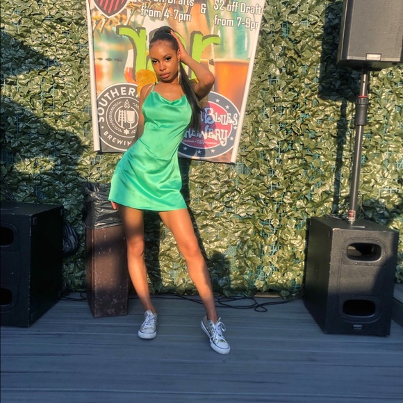 Meet your Posher, Alexis - Picture 3 of 7